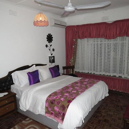 Parrot Lodge Bulawayo Dış mekan fotoğraf