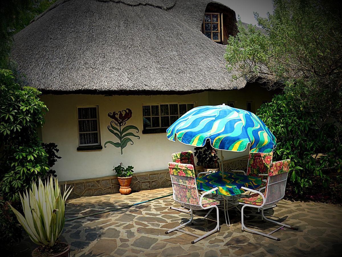 Parrot Lodge Bulawayo Dış mekan fotoğraf