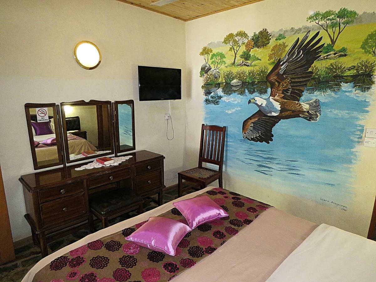 Parrot Lodge Bulawayo Dış mekan fotoğraf