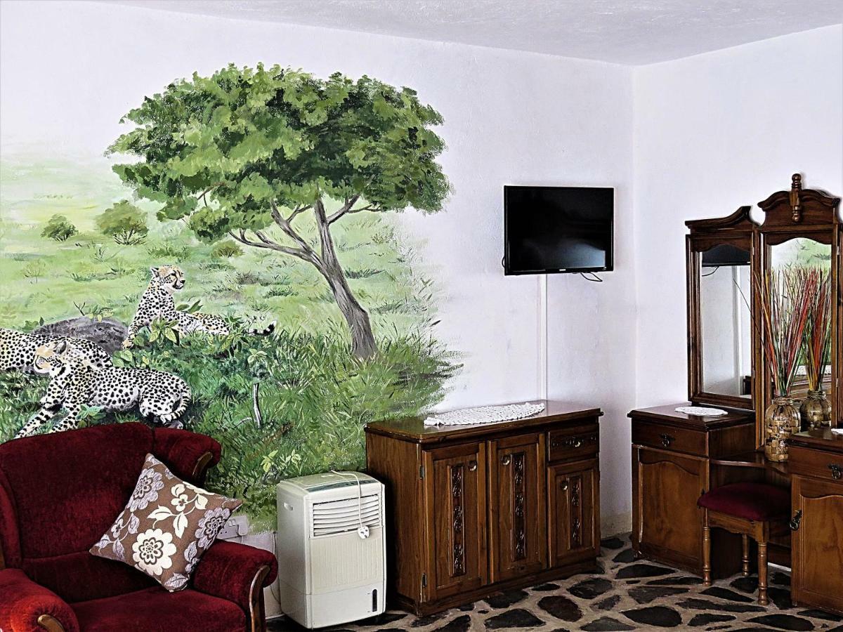 Parrot Lodge Bulawayo Dış mekan fotoğraf