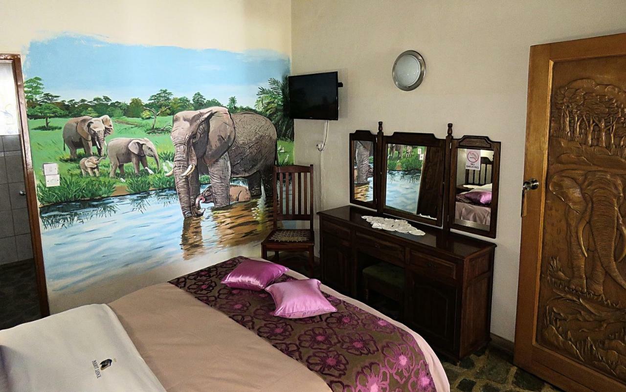 Parrot Lodge Bulawayo Dış mekan fotoğraf