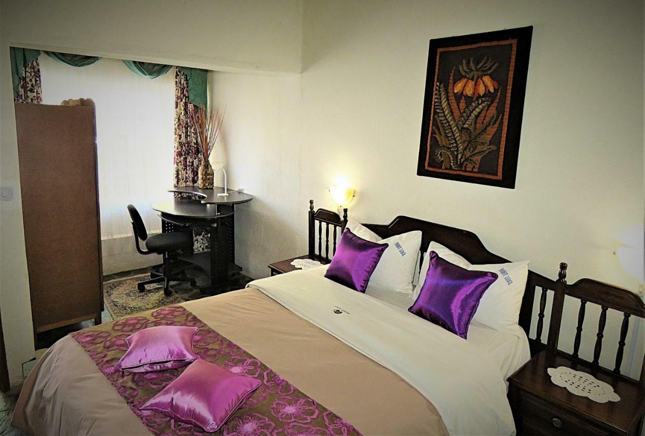 Parrot Lodge Bulawayo Dış mekan fotoğraf