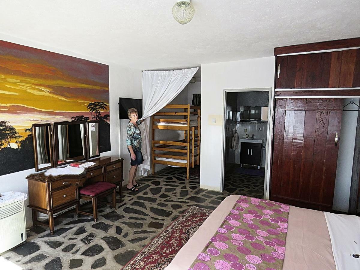 Parrot Lodge Bulawayo Dış mekan fotoğraf