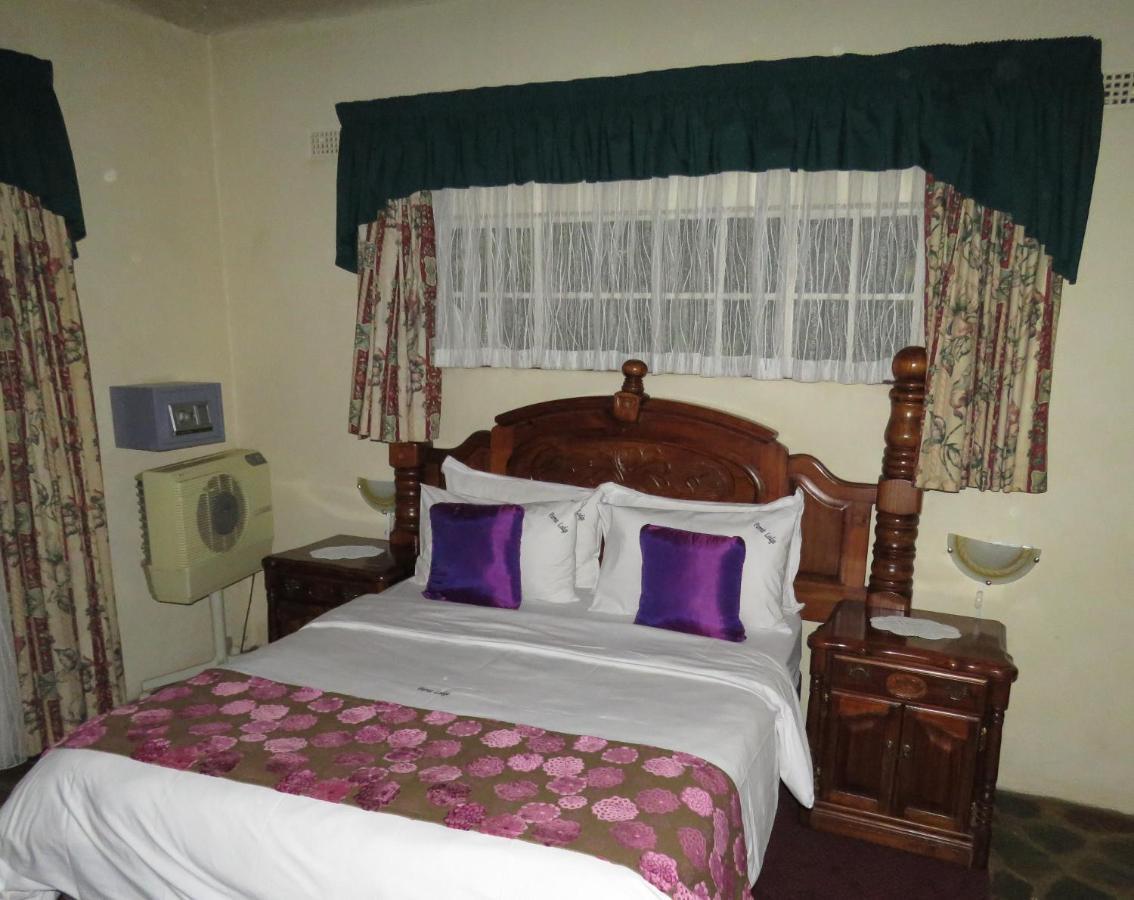 Parrot Lodge Bulawayo Dış mekan fotoğraf