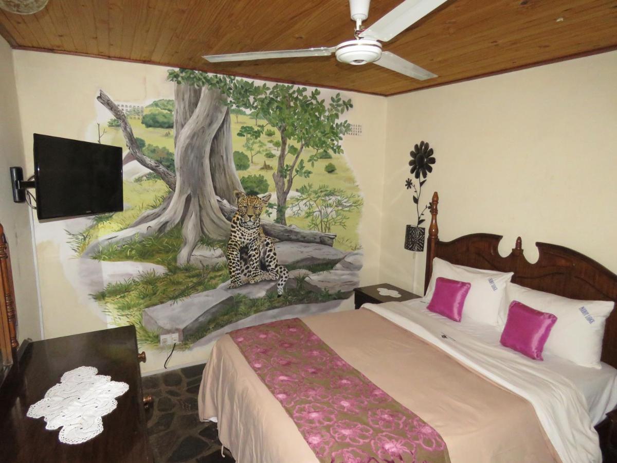 Parrot Lodge Bulawayo Dış mekan fotoğraf